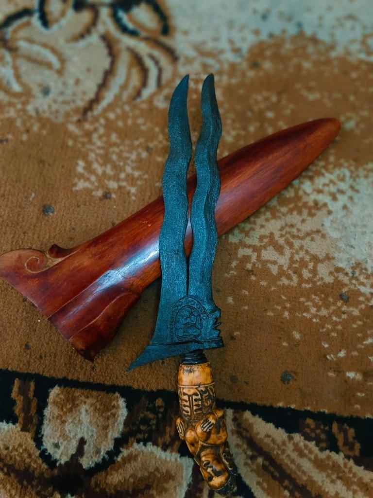 Keris Kembar Dubbelkling Buda Sembahyang Blambangan SVD80, Verzenden