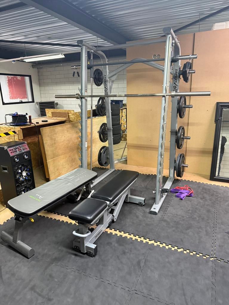 Smith machine met bankjes, schijven en losse stang, Ophalen, Zo goed als nieuw, Overige typen
