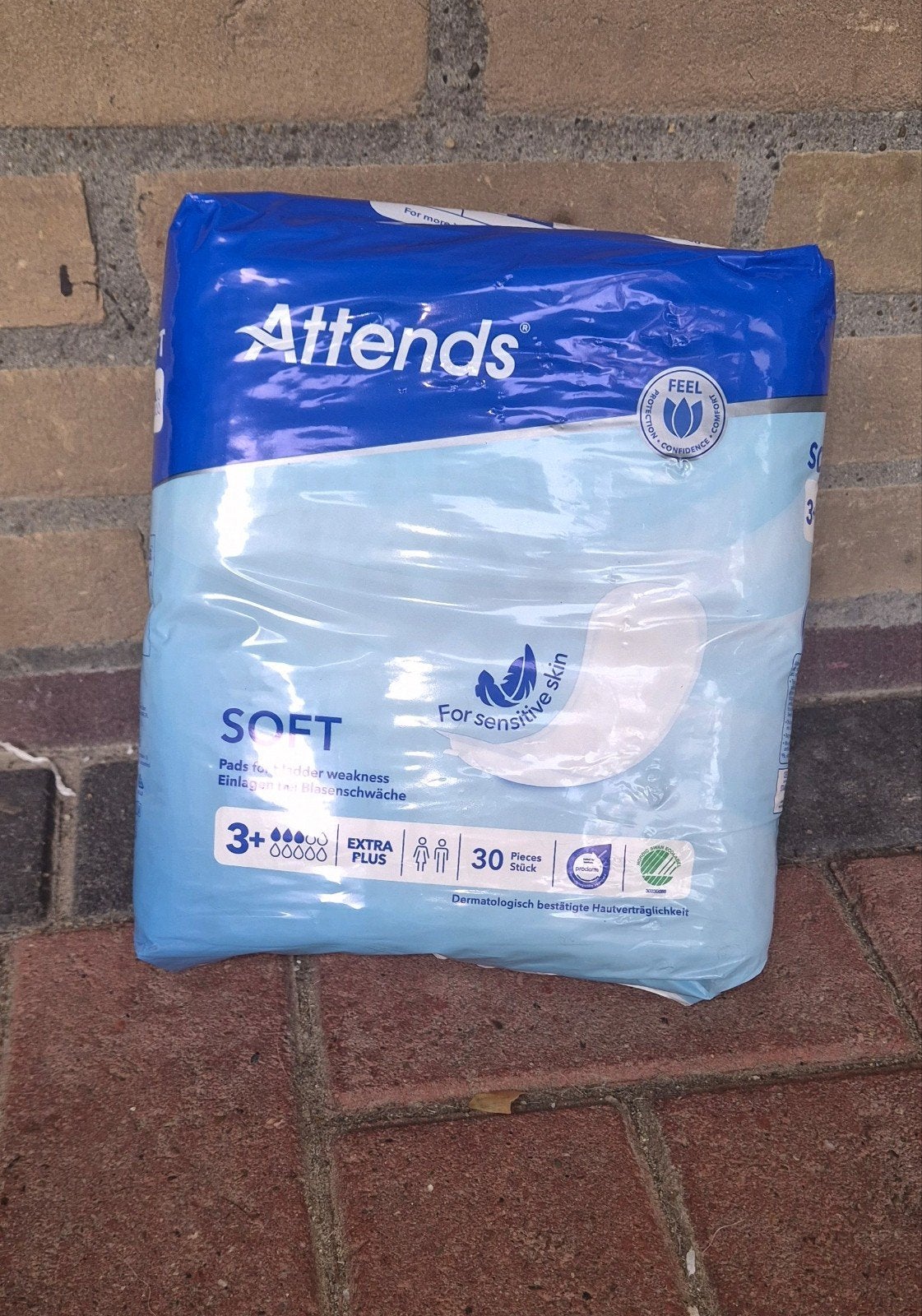 SPLINTERNIEUW PAK URINE VERLIES ATTENDS, Ophalen of Verzenden, Nieuw