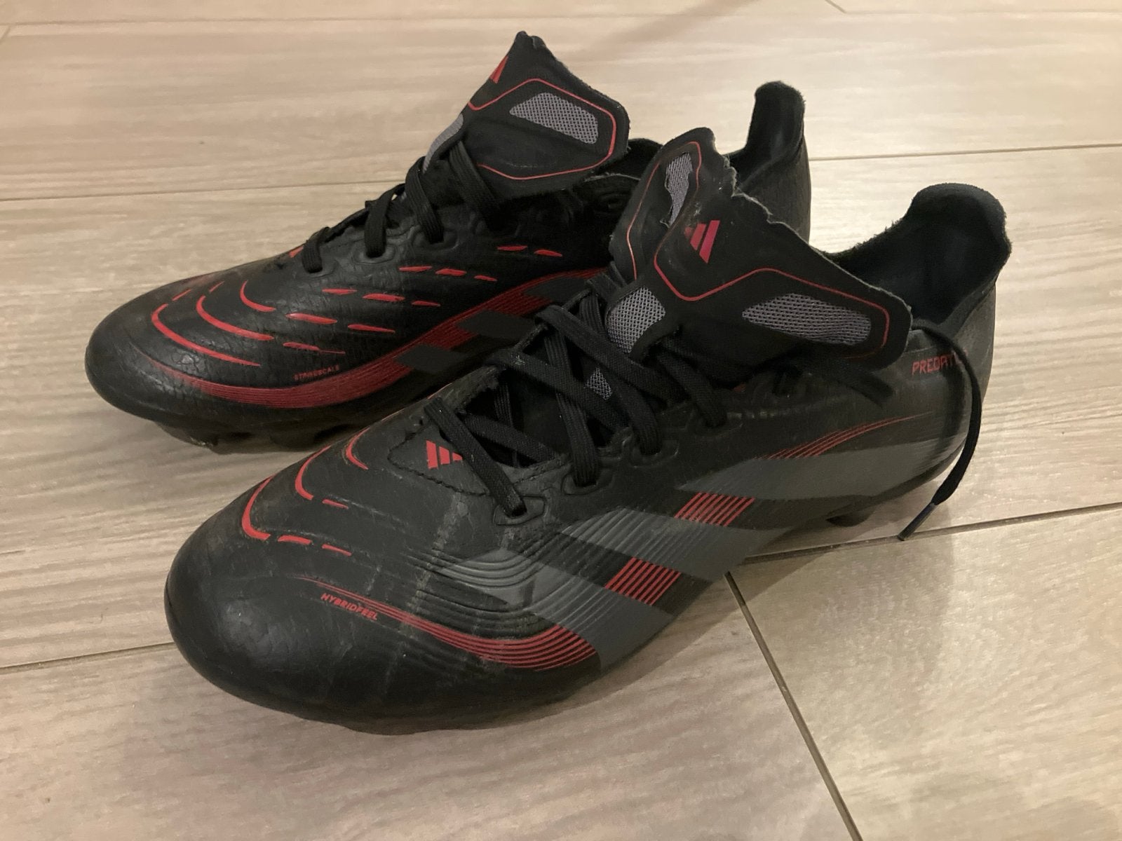 Adidas Predator voetbalschoenen maat 42 2/3, Ophalen, Zo goed als nieuw, Schoenen
