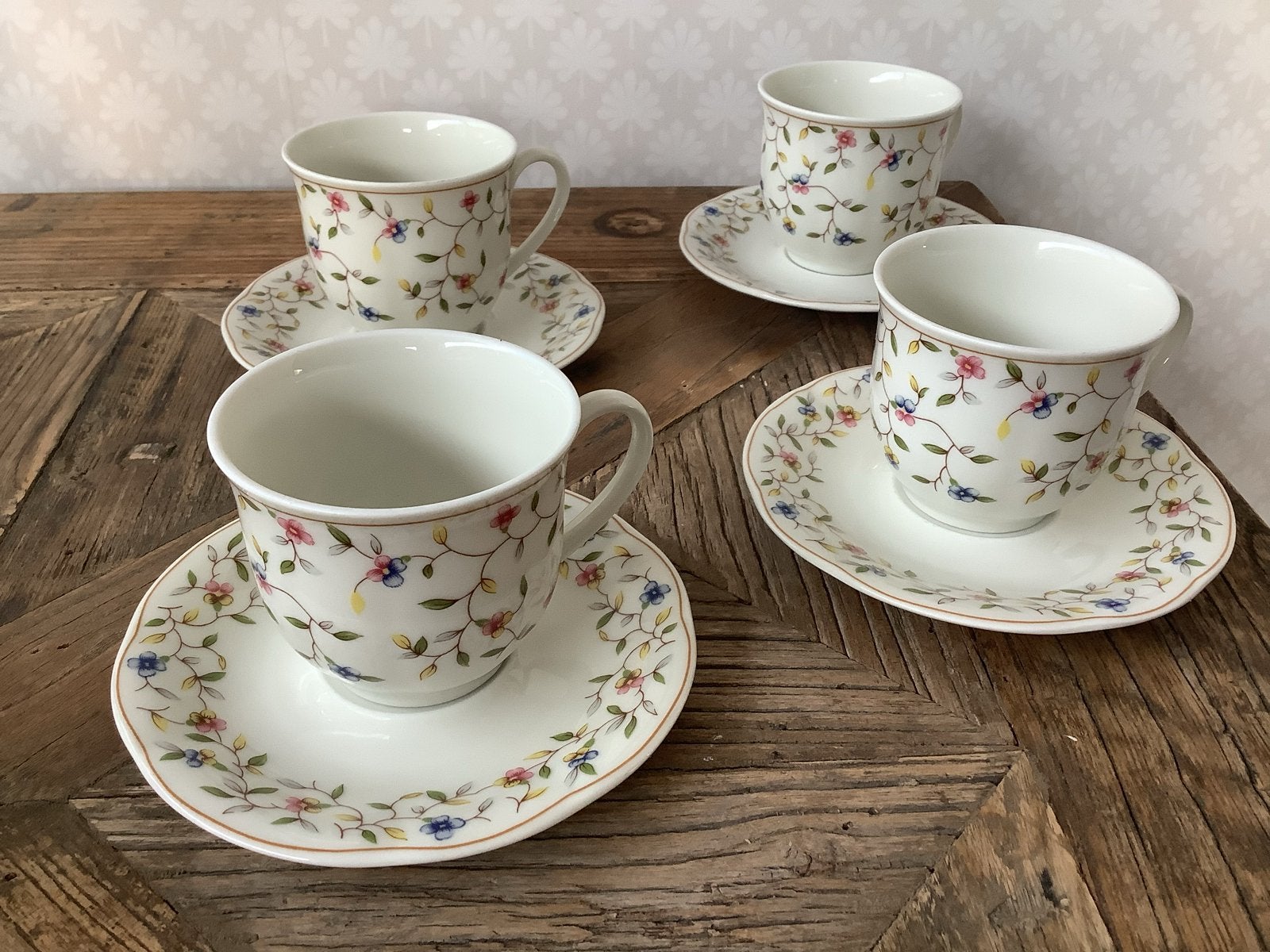 Douwe Egberts Winterling Kop en Schotel  4 stuks vintage, Ophalen of Verzenden, Porselein, Overige stijlen, Kop(pen) en/of Schotel(s)