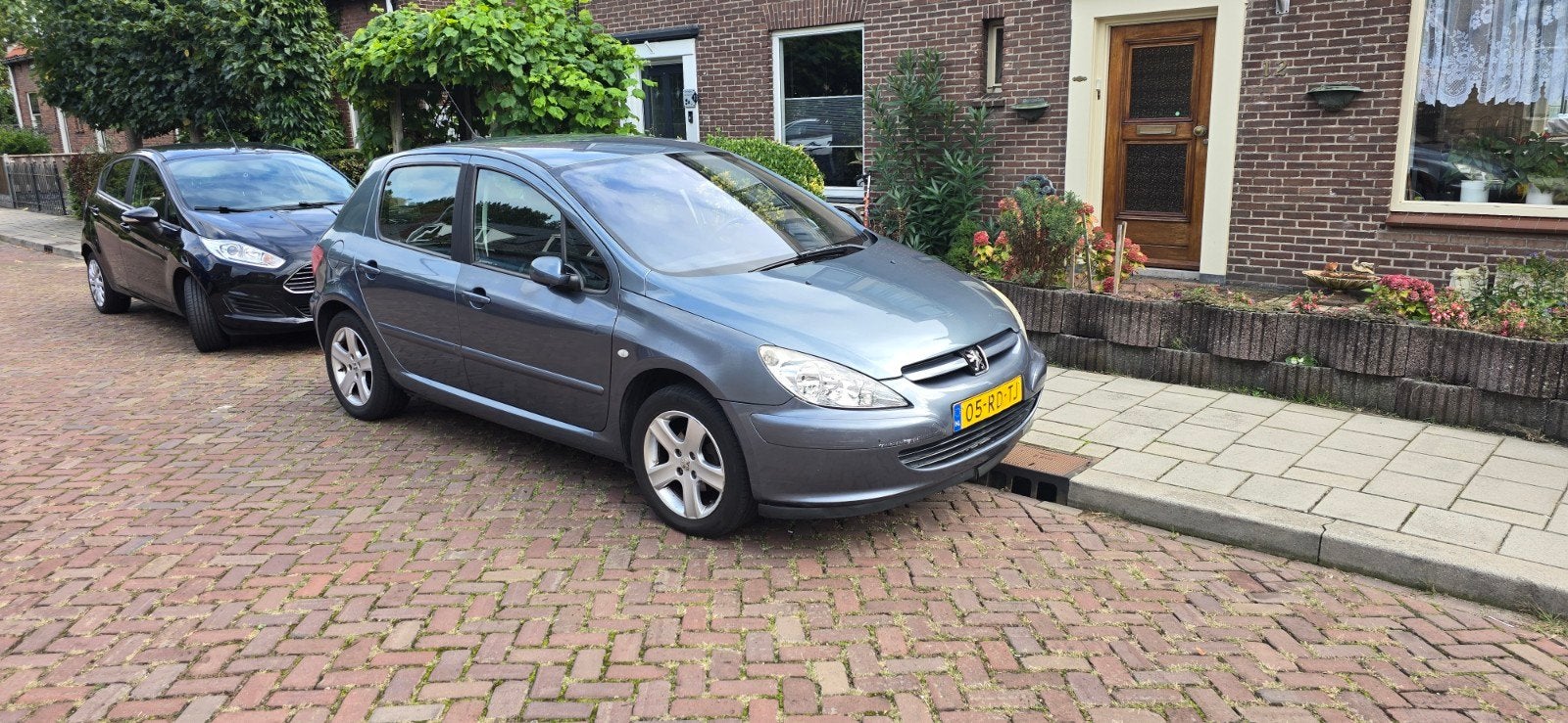Peugeot 307 1.6 16V XR 5DR 2005 km stand 215861 Grijs/blauw, Auto's, Voorwielaandrijving, 4 cilinders, 610 kg, 1200 kg