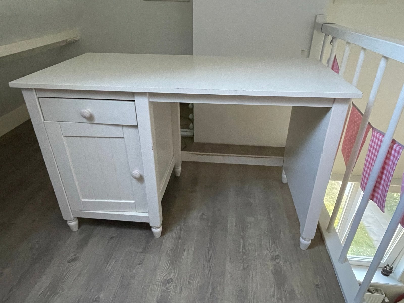 Bureau in prima staat met lichte gebruikerssporen, Overige typen, Gebruikt, Overige merken, Wit