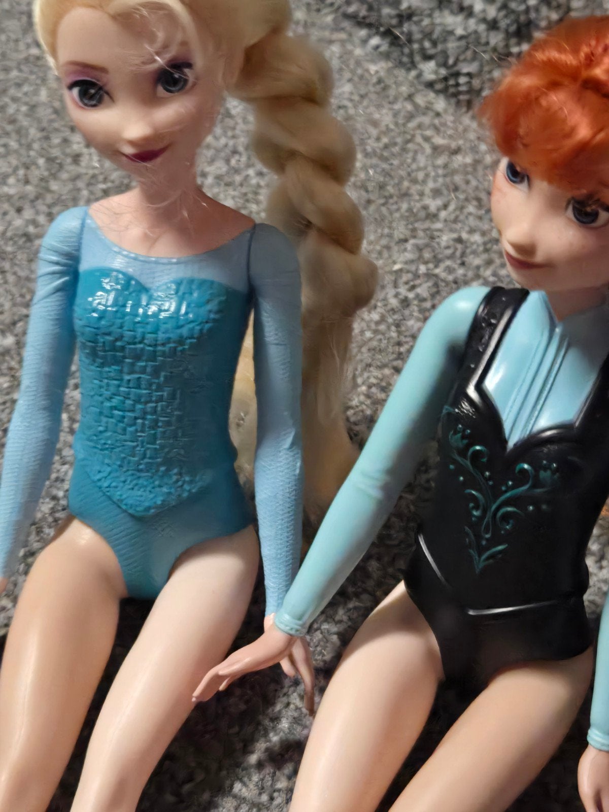 Disney Frozen Elsa en Anna poppen Mattel 2022, Ophalen of Verzenden, Zo goed als nieuw, Barbie