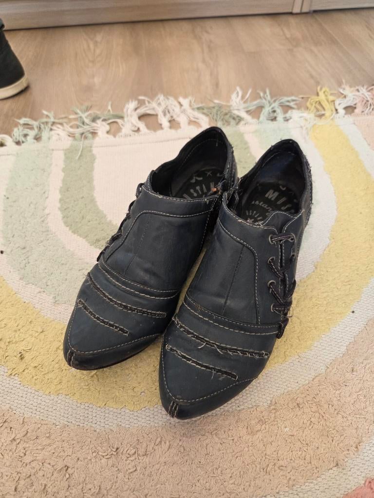 Leren Mustang korte laarsjes schoenen maat 39
Veel gedragen,, Kleding | Dames, Schoenen, Ophalen, Blauw, Lage of Enkellaarzen