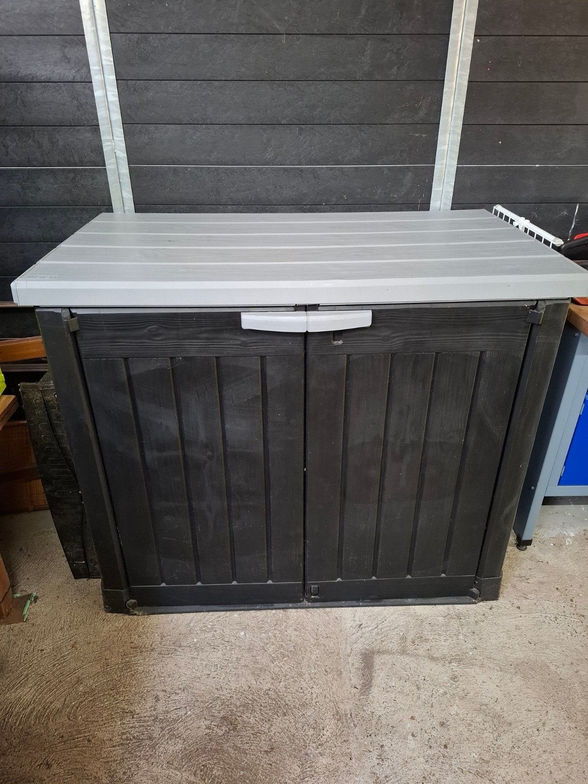 Kunststof opbergkast voor buiten, Tuin en Terras, Bergingen en Tuinkasten, Ophalen, Gebruikt, Kunststof, Overige typen