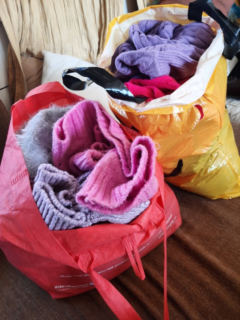 Twee Tassen Vol Dikke Truien, Kleding | Dames, Ophalen, Gedragen, Maat 38/40 (M), Meerkleurig