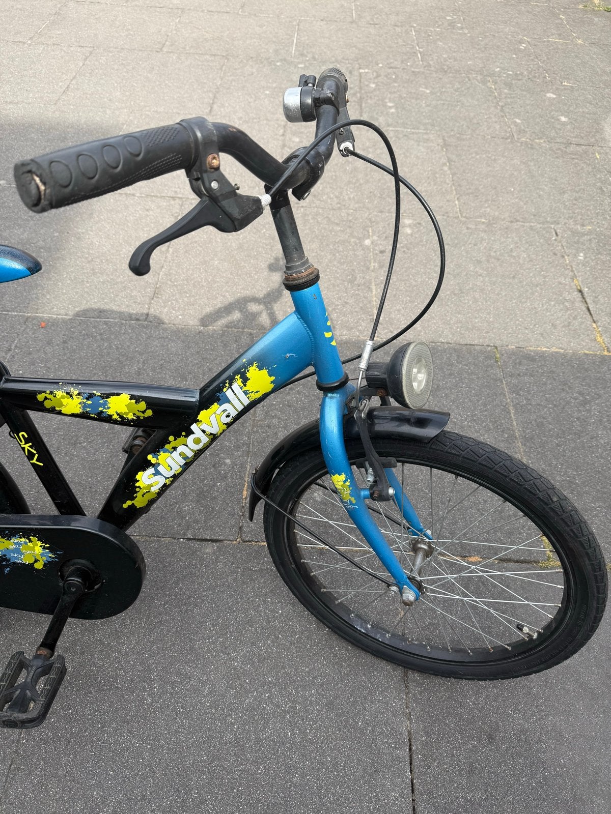 Kinderfiets Sundvall Sky - Voor- en achterlicht defect, Fietsen en Brommers, Fietsen | Kinderfietsjes, Ophalen, Gebruikt, Velgrem