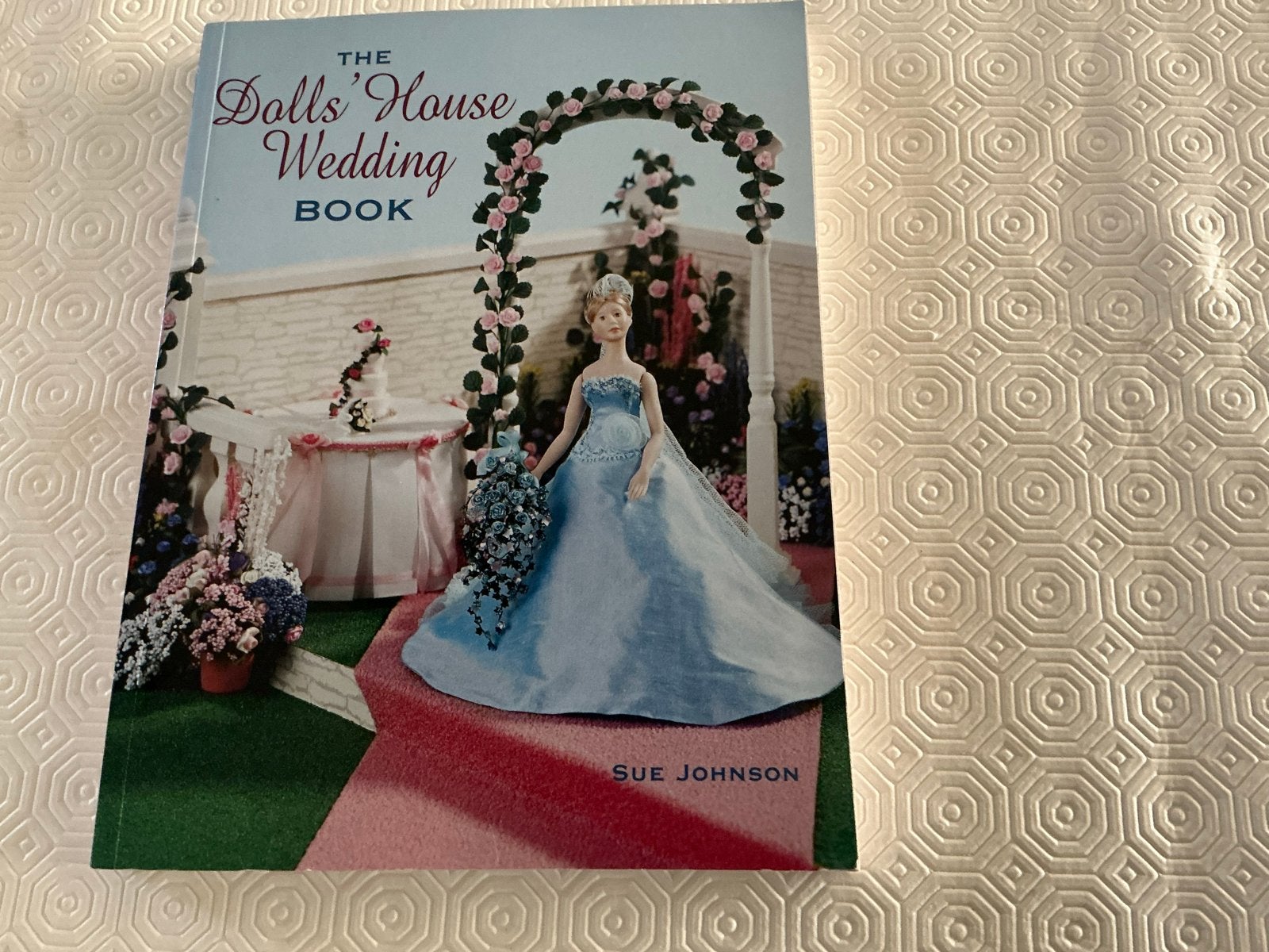 The Dolls' House Wedding Book - Sue Johnson, Boeken, Ophalen of Verzenden, Gelezen