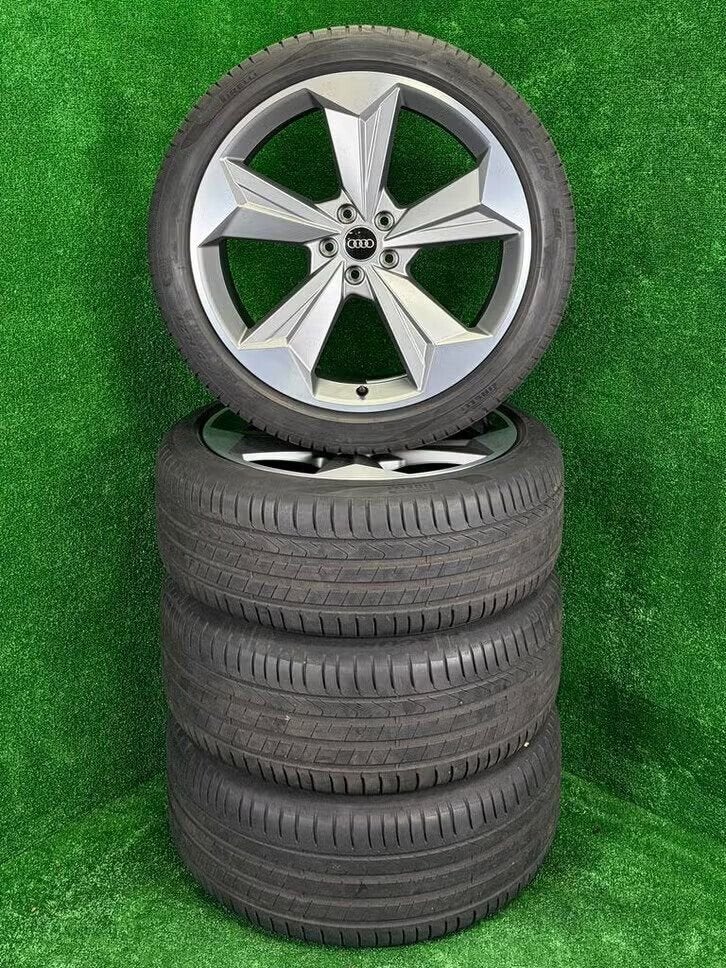 Originele 21 inch Audi Q4 E-Tron RS velgen met banden, Audi, Gebruikt, 255 mm, Banden en Velgen