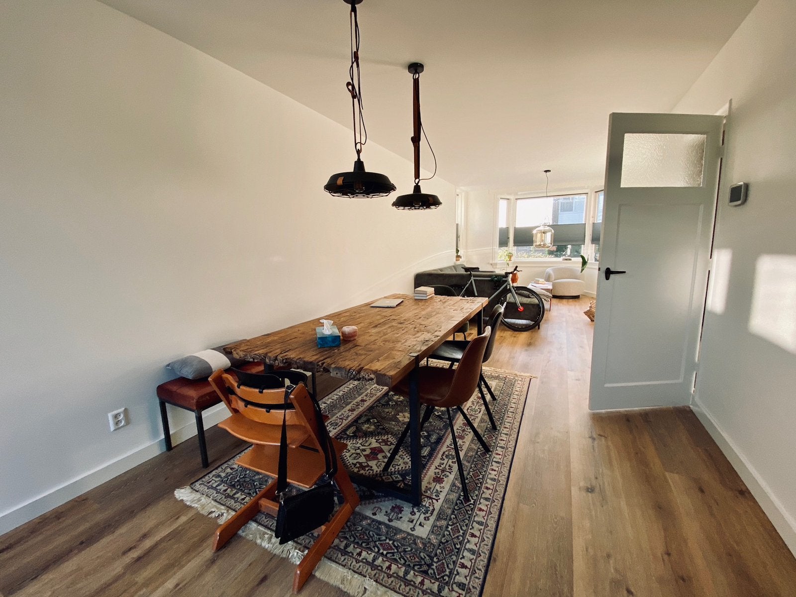 Eettafel (evt met 2 stoelen en eettafelbank), Ophalen, Zo goed als nieuw, Vijf personen of meer, 150 tot 200 cm