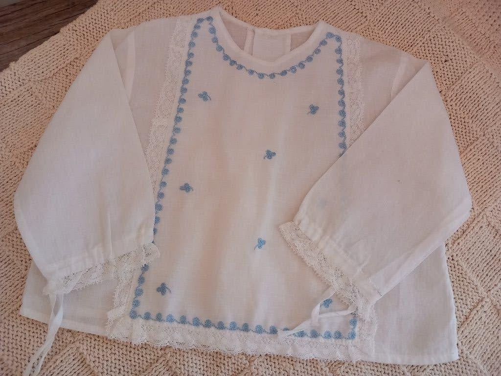 Luxe vintage wit baby bloesje met kant.Prenatal Paris., Antiek en Kunst, Ophalen, Kinderen