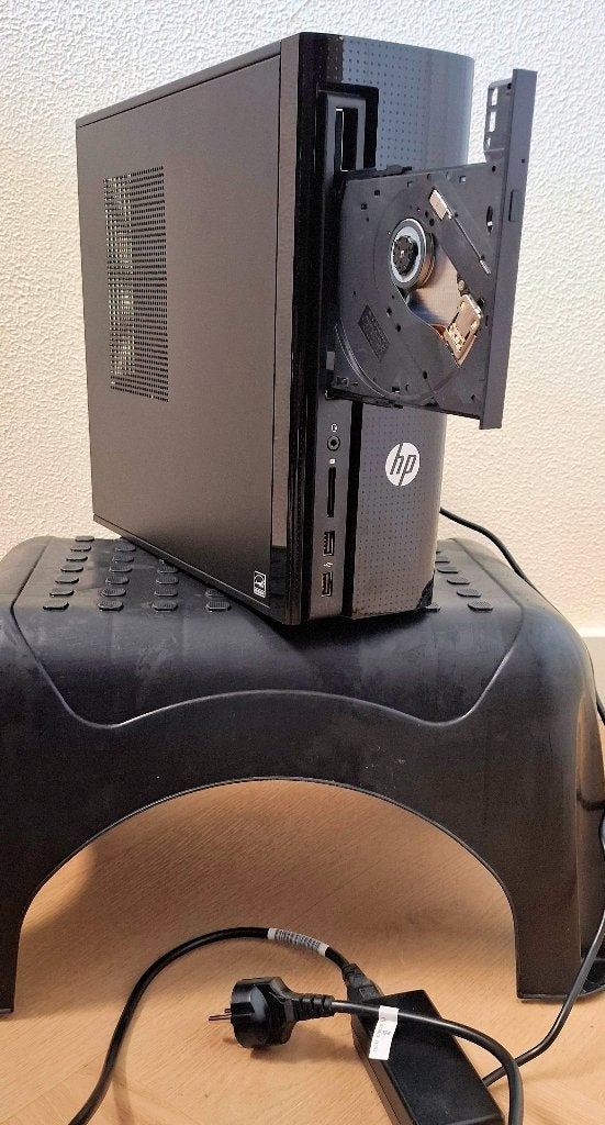 HP Desktop PC inclusief accessoires, Computers en Software, Ophalen, Gebruikt, HDD, 2 tot 3 Ghz