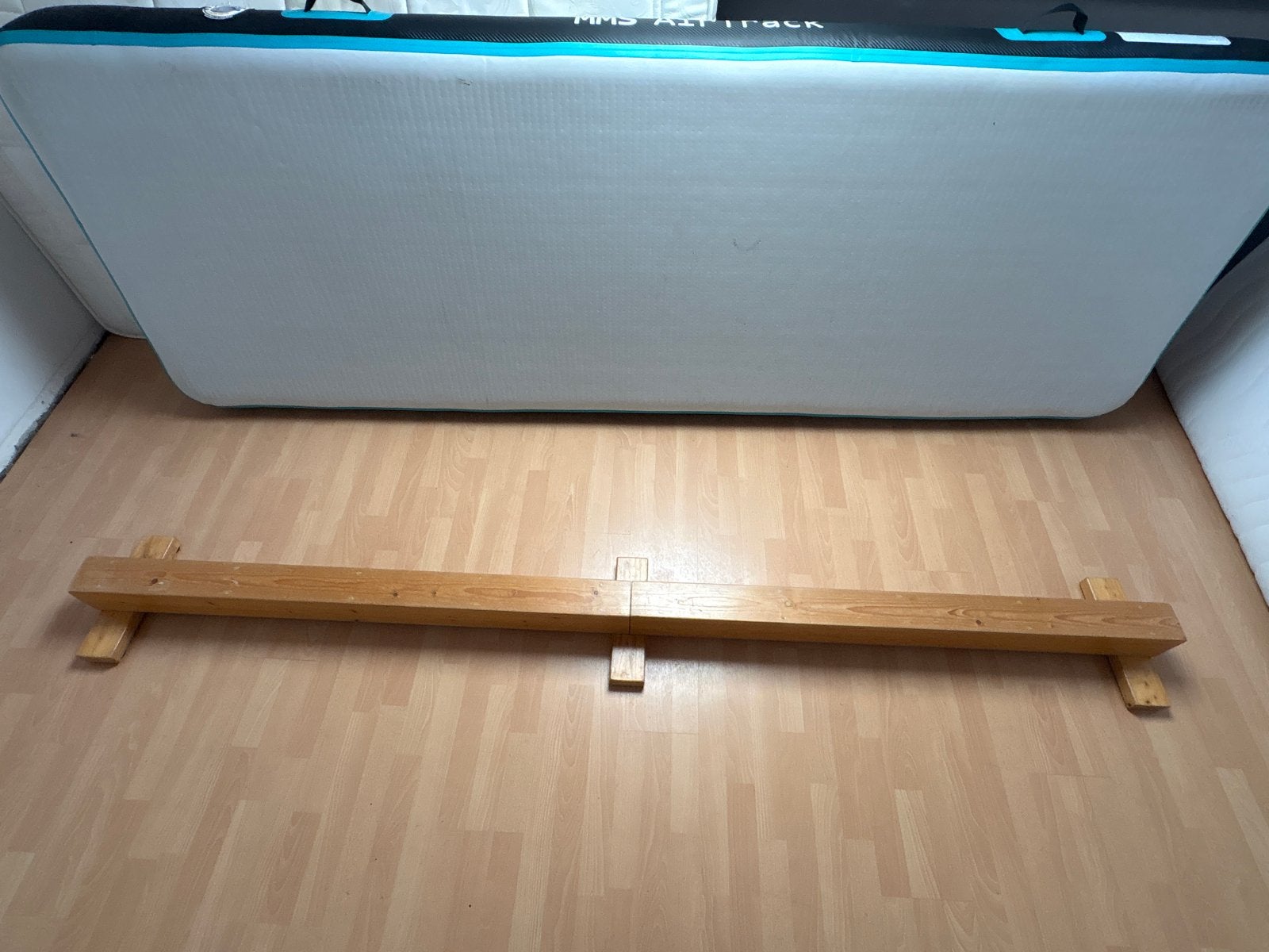 Houten evenwichtsbalk voor turnen of gymnastiek, Ophalen, Gebruikt, Bruin, Materiaal