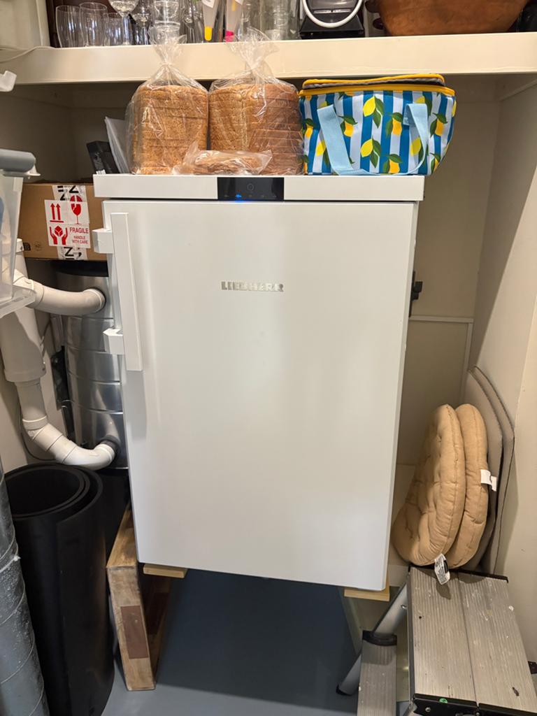 Liebher vrieskist tafel model Fe 1404, Ophalen, Nieuw, Met vriesvak, 85 tot 120 cm