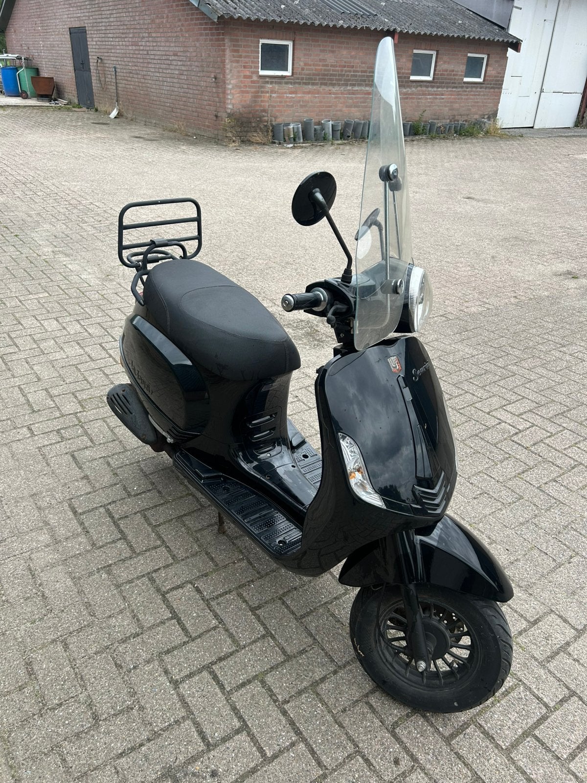La souris snor scooter 2011, Fietsen en Brommers, Snorfietsen en Snorscooters, Ophalen, Zo goed als nieuw, Benzine, Overige merken