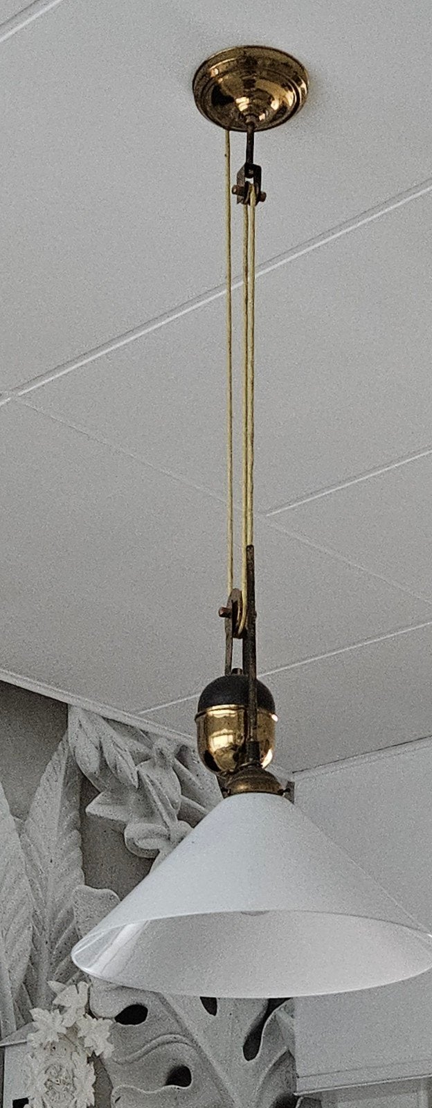 Jaren '90 Hanglamp met Witte Glazen Kelk, Ophalen, Gebruikt, Glas, Jaren '90, Klassiek, Verstelbaar