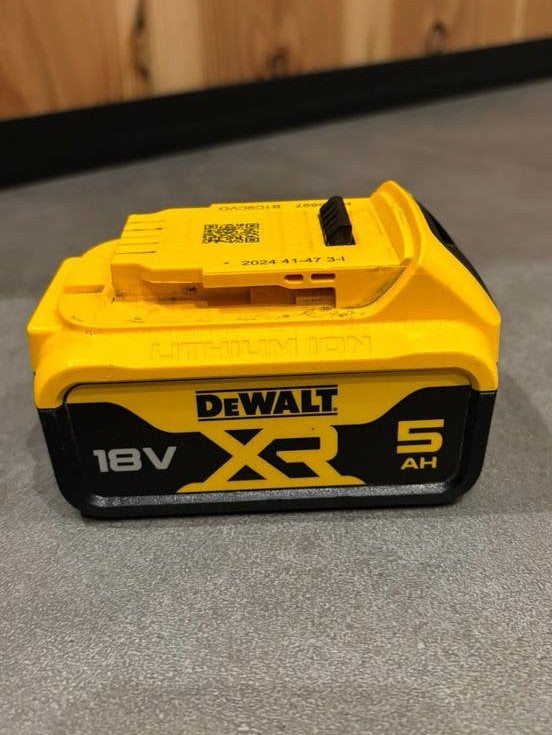 Dewalt 18V 5A accu uit 2024, Ophalen of Verzenden, Gebruikt