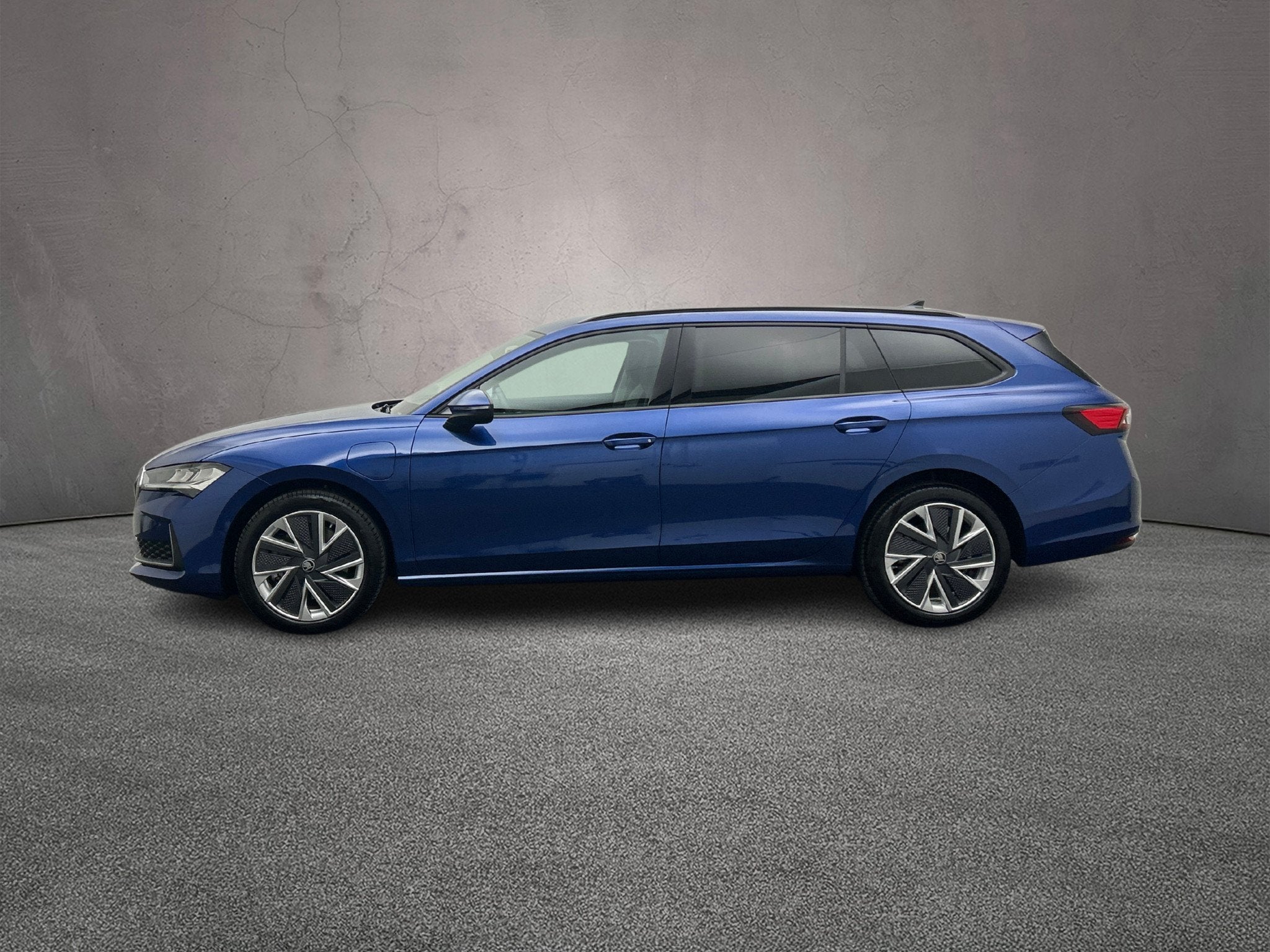 Skoda Superb Combi, Auto's, Skoda, Euro 6, 4 cilinders, 135 min, Plug-in hybride