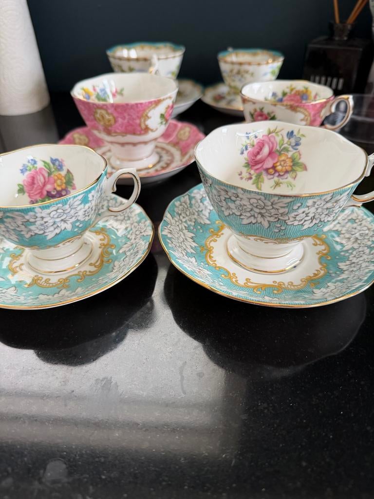 Royal Albert Enchantment Theekopje en Schotel groot en klein, Antiek en Kunst, Ophalen