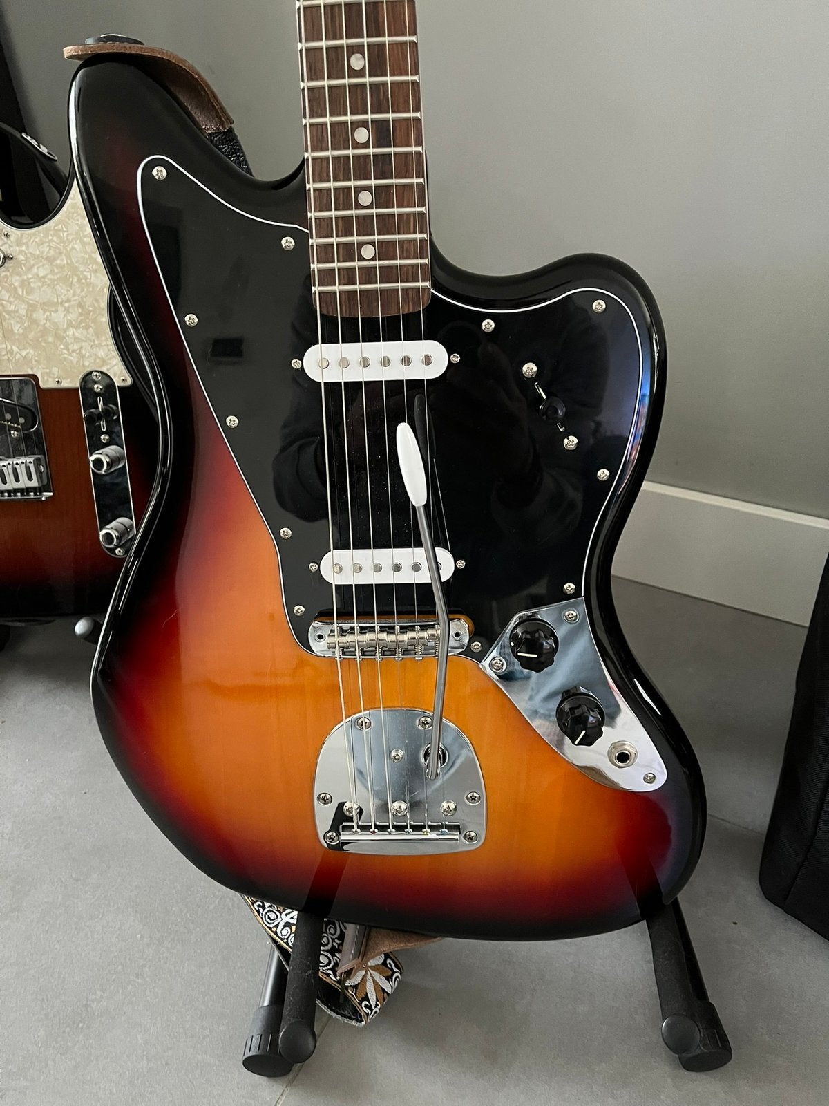 Squier Jaguar 3TSB, Ophalen, Zo goed als nieuw, Solid body, Fender