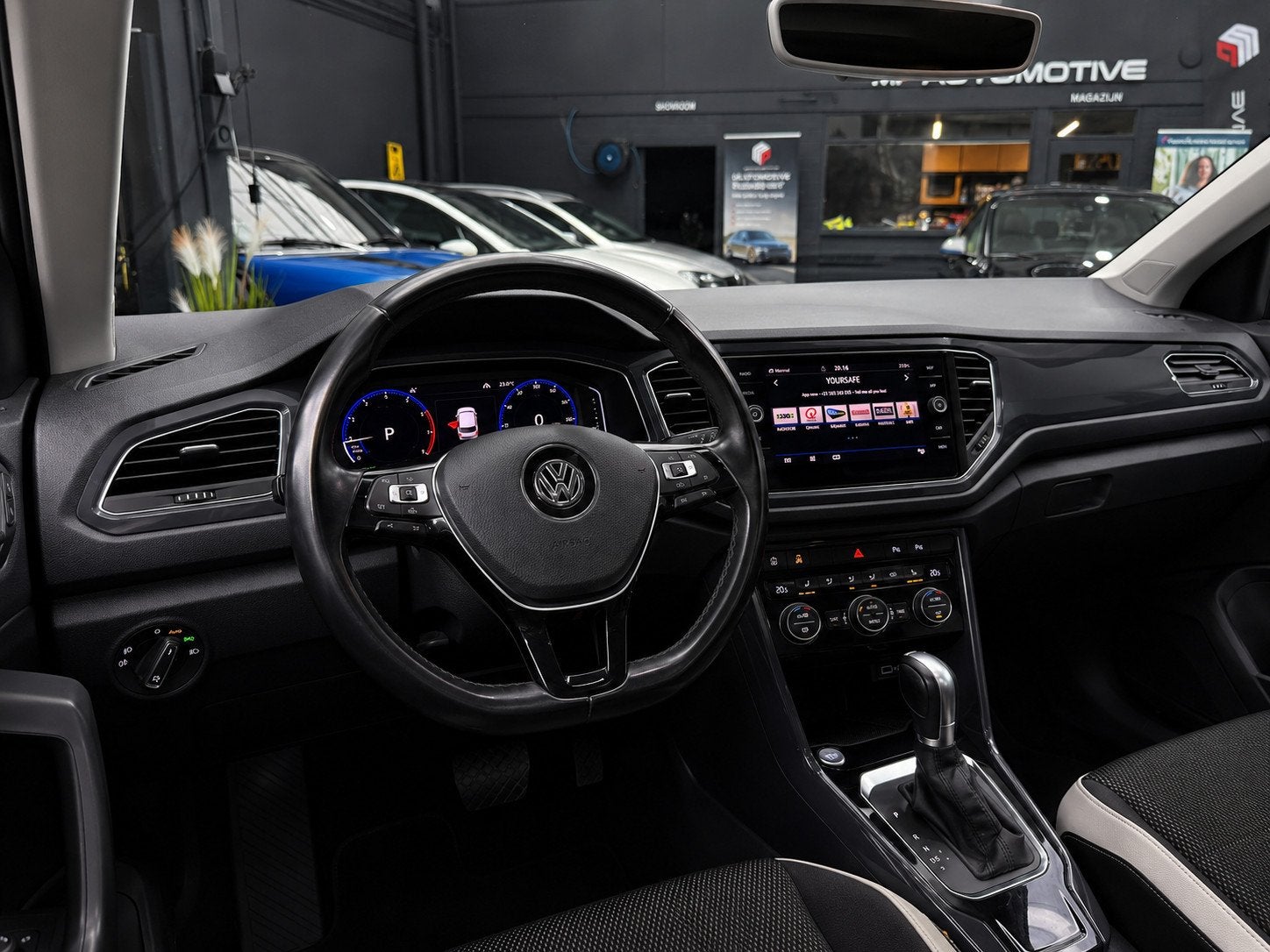 Volkswagen T-Roc 1.5 TSI R-Line DSG7|Pano|Keyless|ACC|Camera, Euro 6, 4 cilinders, 150 pk, Origineel Nederlands