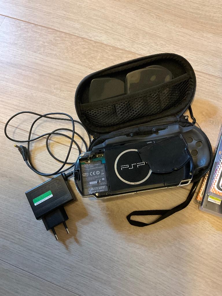 Psp + 12 games zonder batterij, Ophalen, Gebruikt, PSP