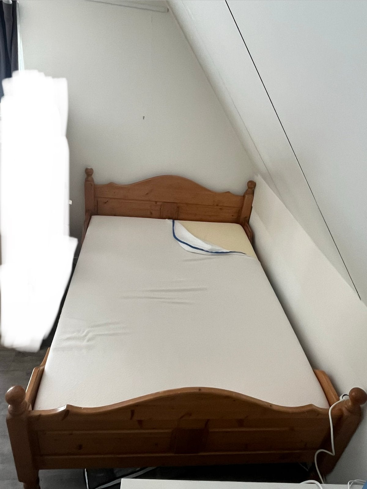 Matrass + bed, Huis en Inrichting, Ophalen, Gebruikt, Tweepersoons, 140 cm