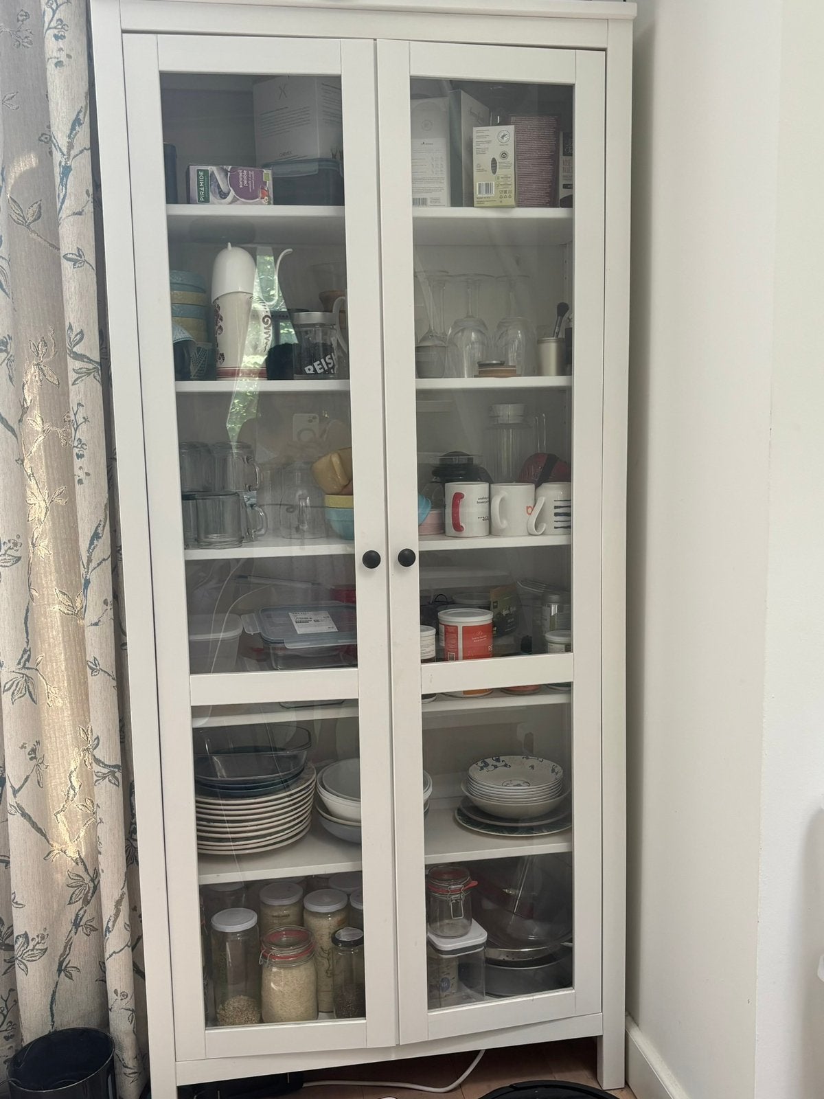 IKEA Hemnes Vitrinekast met glazen deuren, Ophalen, Gebruikt, 50 tot 100 cm, Glas