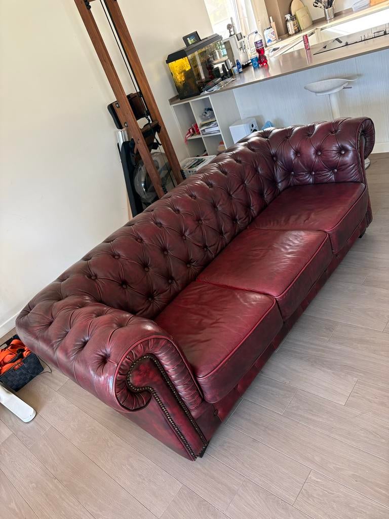 Chesterfield bank 220 cm - Klassiek en comfortabel, Ophalen, Gebruikt, Driepersoons, Rechte bank