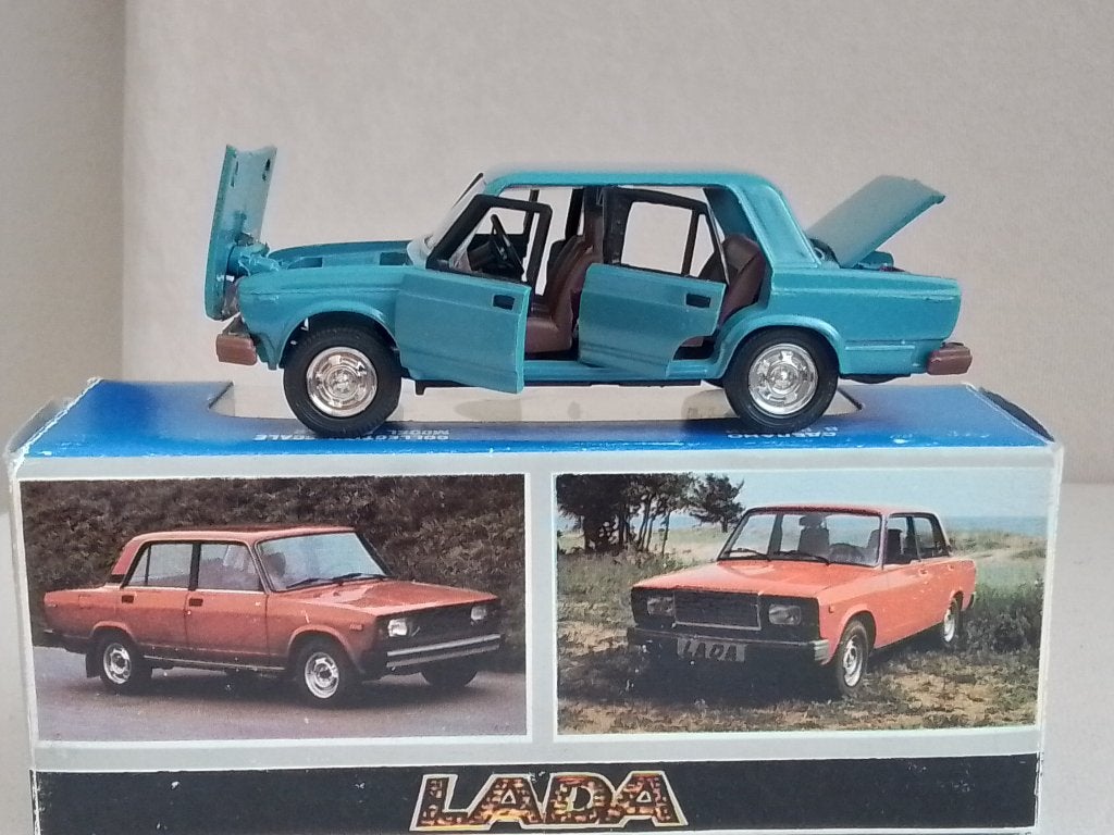 Vaz 2107 Lada 1500 Sedan Novoexport made in ussr, Ophalen of Verzenden, Zo goed als nieuw, Auto, Overige merken
