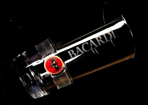 Zeldzame en exclusieve Bacardi tumbler glas limited edition, Verzamelen, Merken en Reclamevoorwerpen, Nieuw, Gebruiksvoorwerp