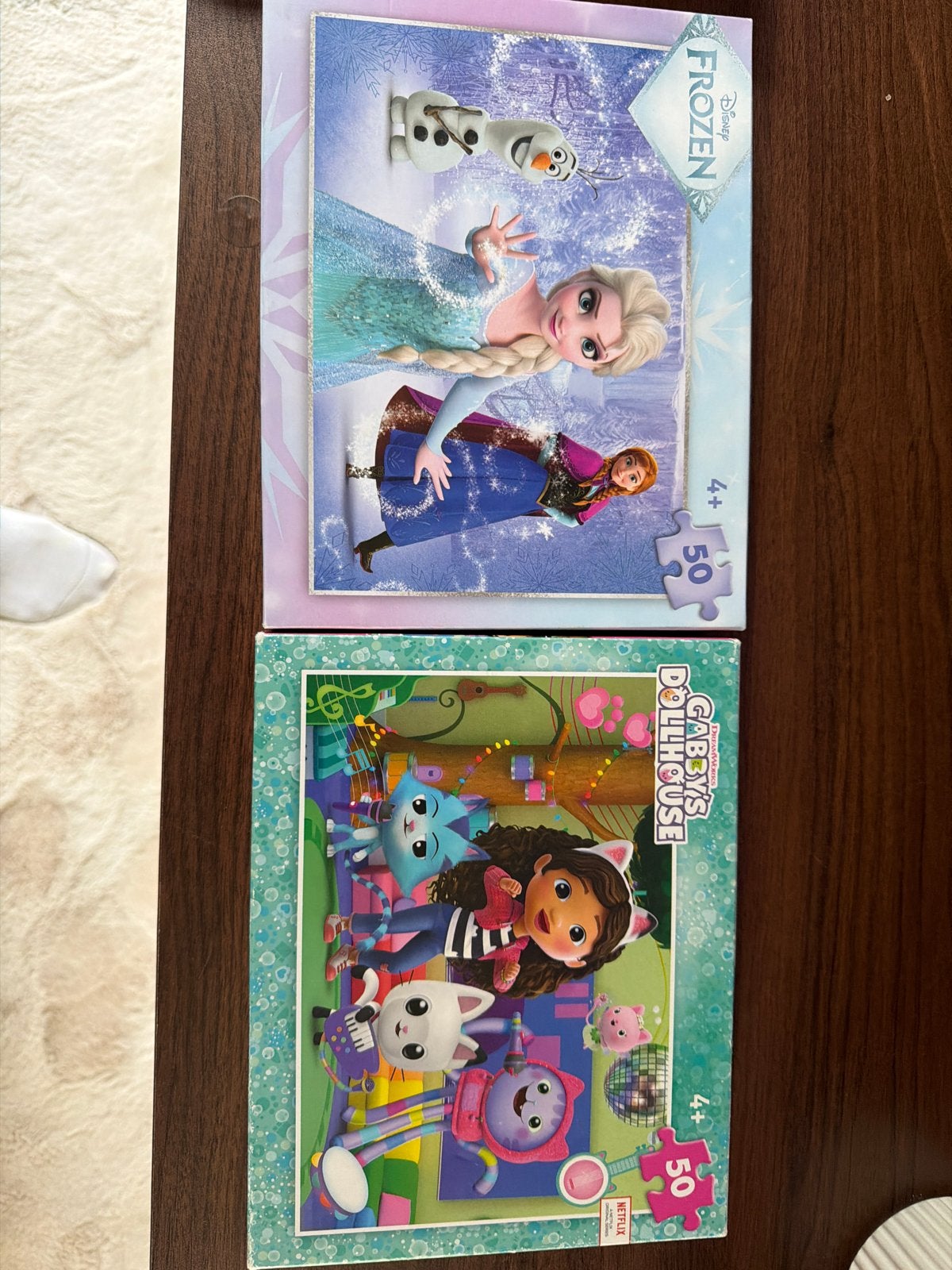 COMPLEET! Disney Frozen & Gabby's Dollhouse  (2x50 stukjes), Ophalen of Verzenden, 10 tot 50 stukjes, Zo goed als nieuw, 4 tot 6 jaar