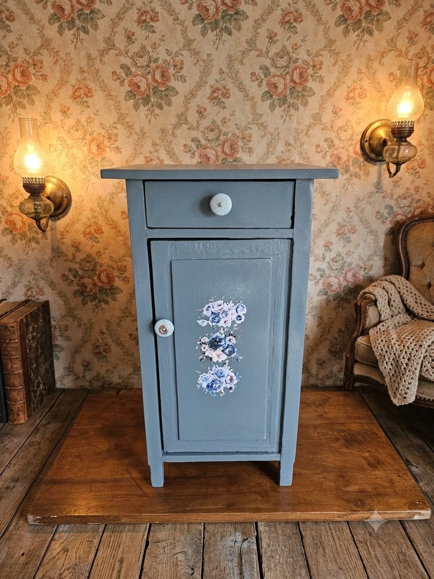 Vintage blauw kastje met bloemen, Huis en Inrichting, Kasten | Overige, Ophalen, Gebruikt