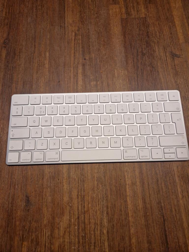 Apple Magic Keyboard A1644 - Draadloos Qwerty Toetsenbord, Gebruikt, Ophalen of Verzenden, Draadloos, Qwerty