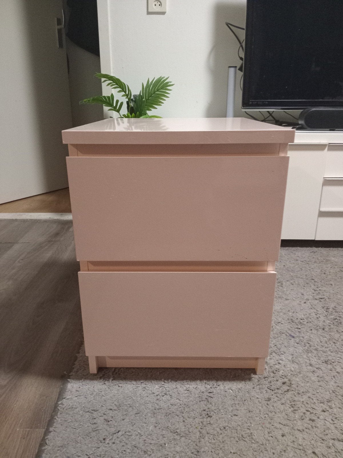 kastje nachtkastje Roze hoogglans, Ophalen, Zo goed als nieuw, Minder dan 45 cm