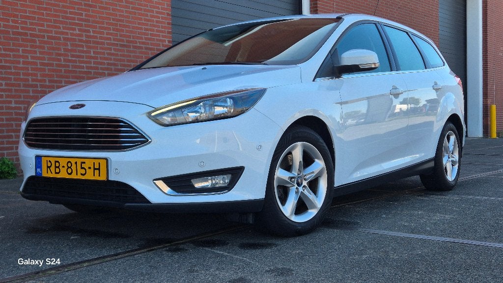 Ford Focus 1.5 Ecoboost 110KW Wagon 2017 Wit, 1498 cc, 4 cilinders, Wit, Origineel Nederlands