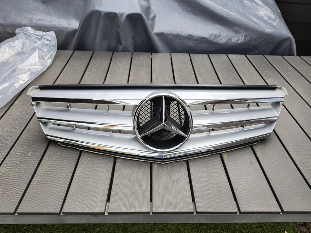 Mercedes-Benz C Klasse front grille grill w204 s204 facelift, Auto-onderdelen, Voor, Mercedes-Benz, Nieuw, Ophalen of Verzenden