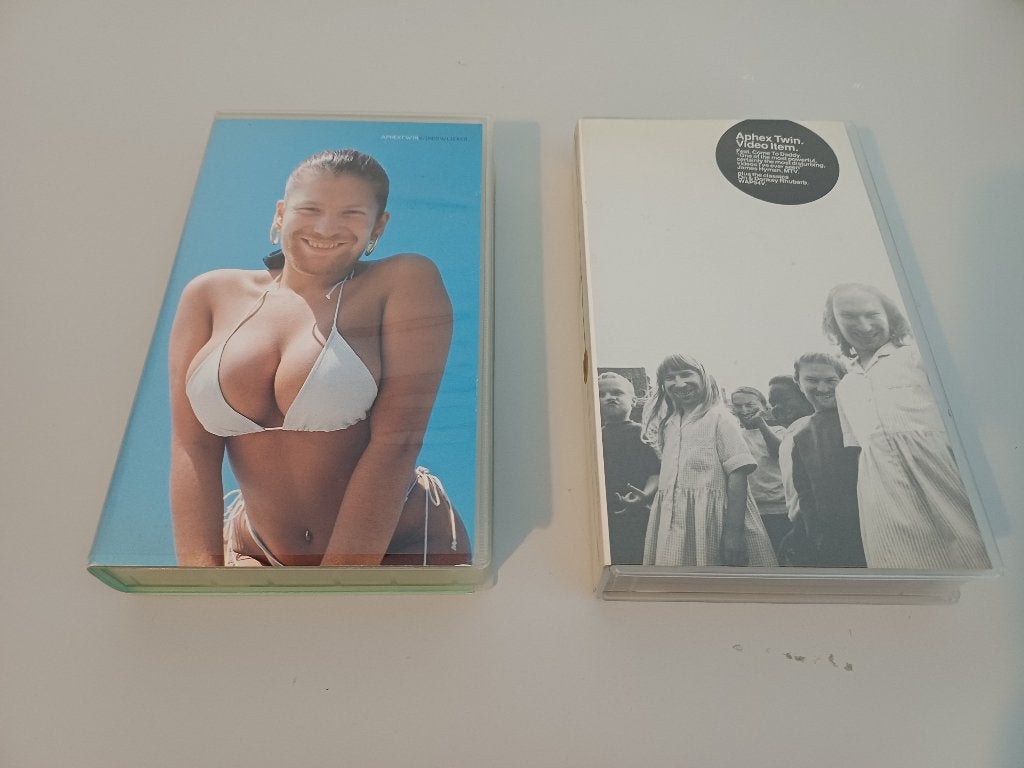 Aphex Twin - Come to Daddy en Windowlicker VHS, Muziek, Vanaf 16 jaar, Verzenden, VHS
