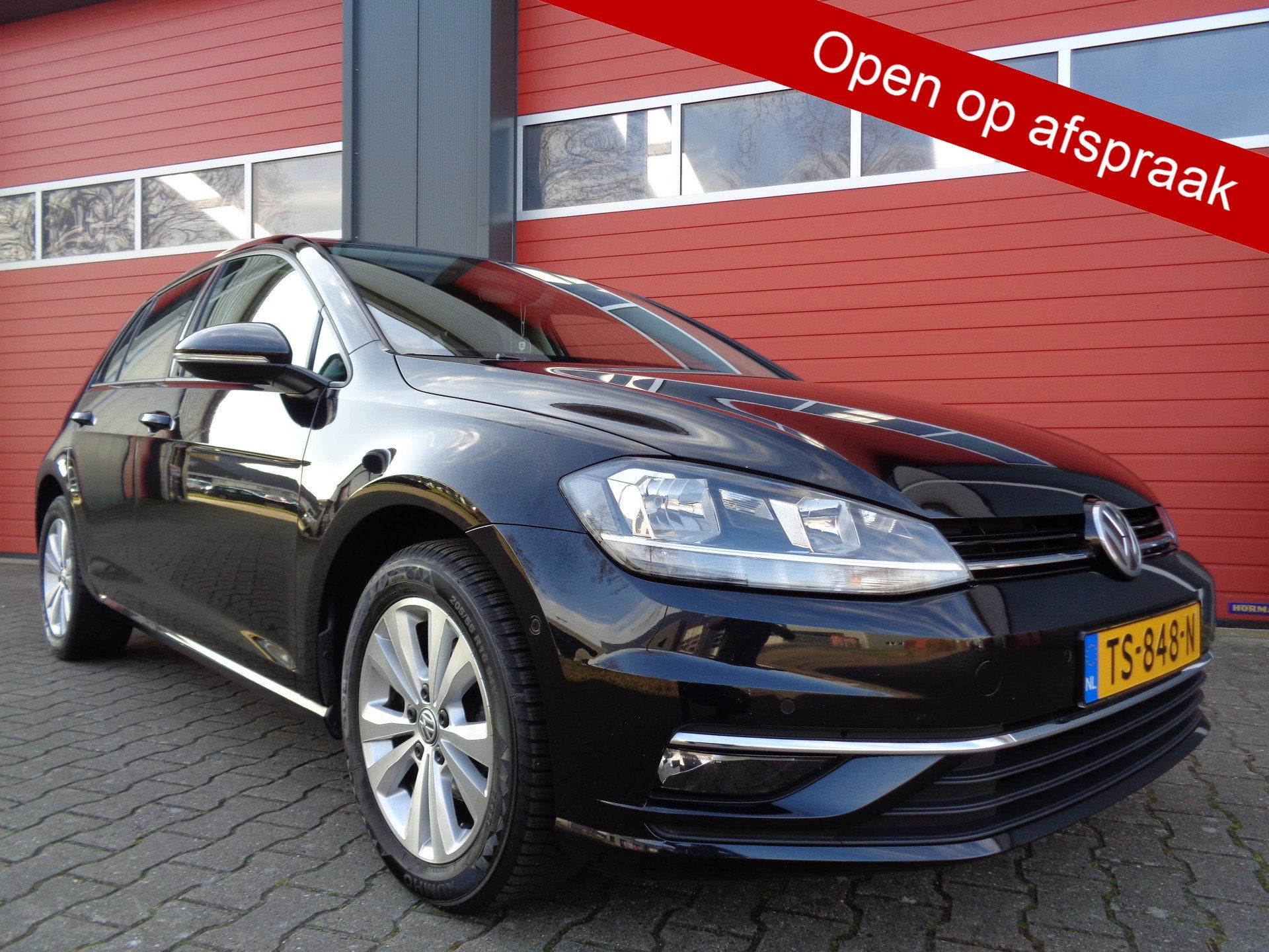 Volkswagen Golf 1.0 TSI Comfortline Business 116PK Clima Cru, Auto's, Euro 6, Automatische klimaatregeling, Zwart, Origineel Nederlands