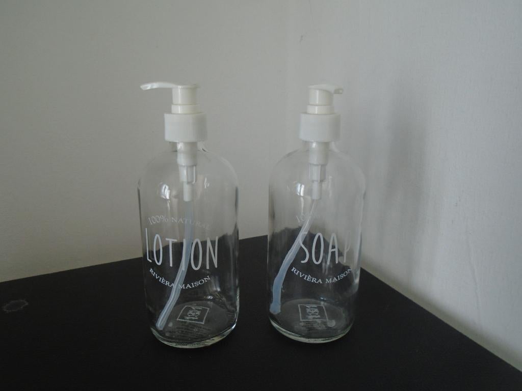 Riviera Maison Lotion en Soap Set Zeepdispenser Zeeppomp, Ophalen of Verzenden, Zo goed als nieuw, Wit, Overige typen