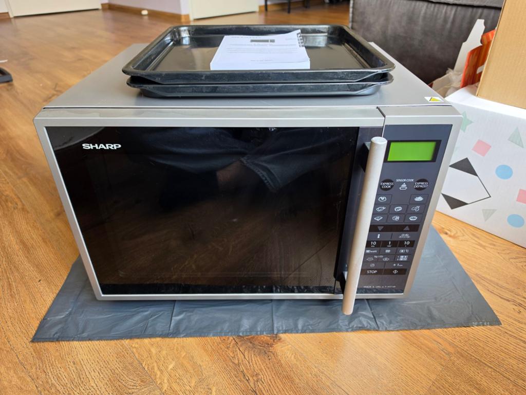 Sharp Combimagnetron - Zilverkleurig, Goede Staat, Ophalen, Combimagnetron, Grill, Zo goed als nieuw