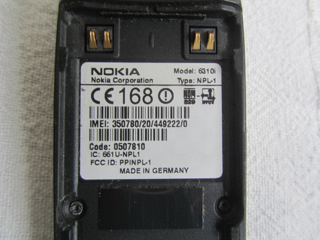 Vintage Nokia, 13 cm, goud/zilverkleur, Gebruikt, Schuifmodel, Fysiek toetsenbord, Ophalen of Verzenden