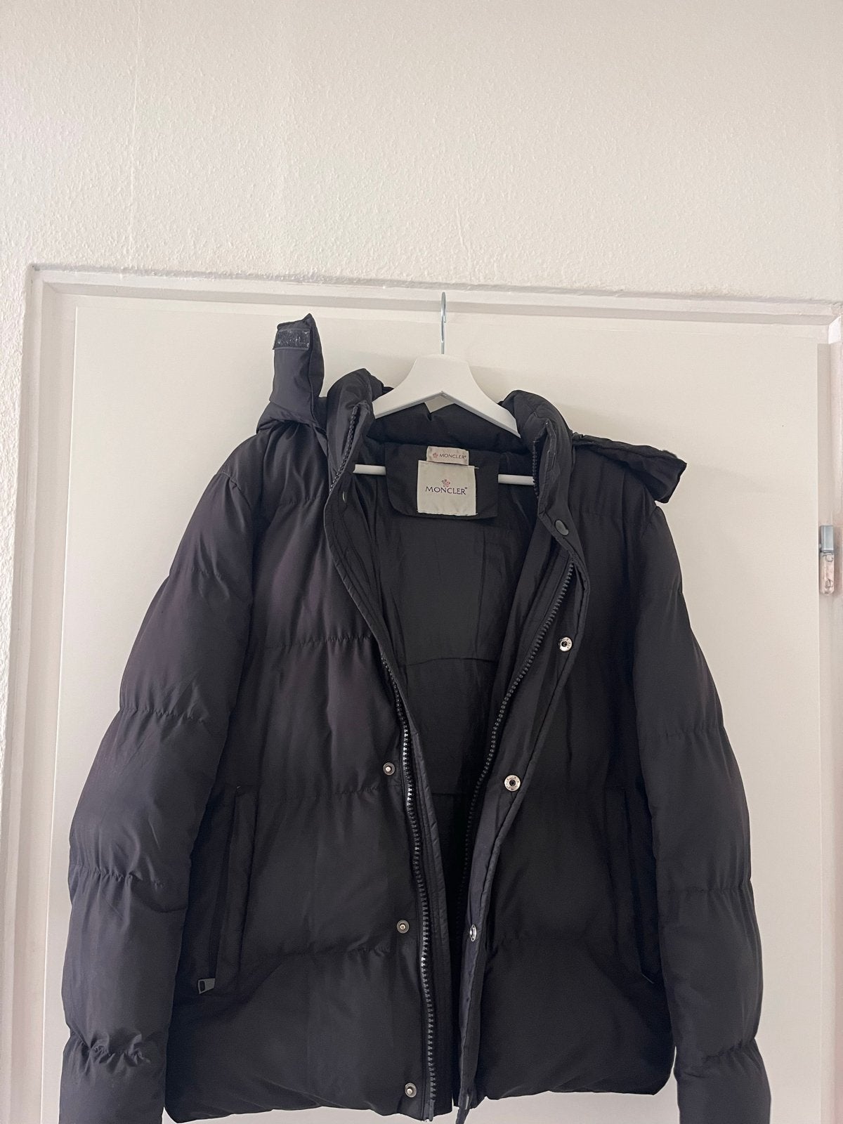 Moncler Puffer Jas Zwart - Maat M, Ophalen of Verzenden, Zo goed als nieuw, Maat 38/40 (M), Zwart