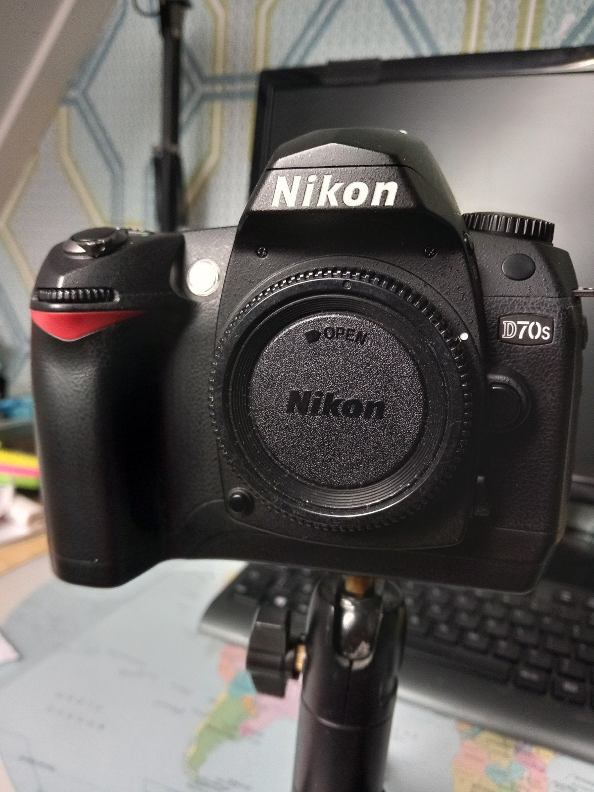 Nikon D70s Spiegelreflexcamera met lage shuttercount, Gebruikt, Spiegelreflex, Accu, Ophalen of Verzenden
