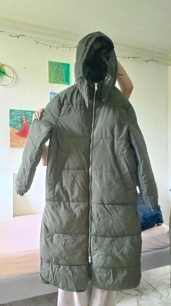 HnM long puffer jacket | Excellent condition | Army green, Kleding | Dames, Jassen | Winter, H&M, Ophalen of Verzenden, Zo goed als nieuw