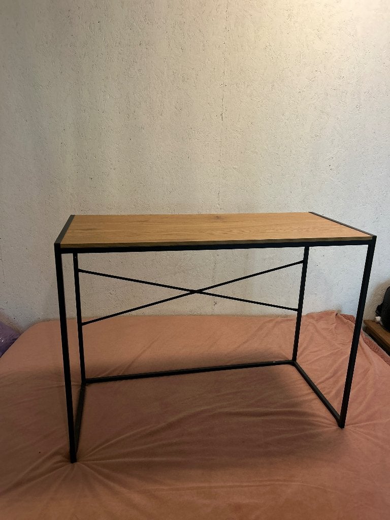 Modern bureau met houten blad en metalen frame, Huis en Inrichting, Ophalen, Hout, 50 cm, Zo goed als nieuw