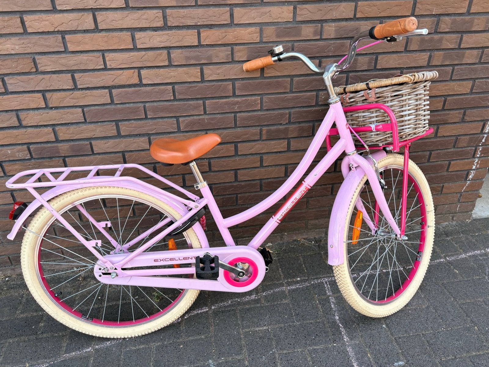 Volare Excellent 24 inch kinderfiets - Roze met mandje, Fietsen en Brommers, Fietsen | Kinderfietsjes, Ophalen, Gebruikt, Velgrem