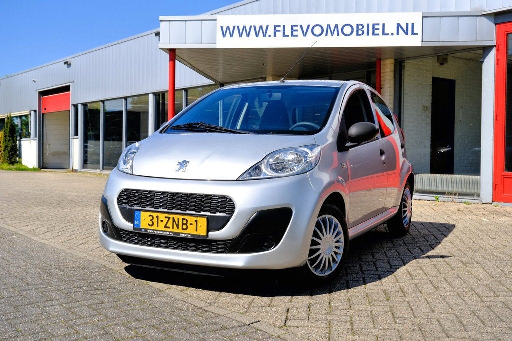 Peugeot 107 1.0 Access Accent 5-drs *42.418km!* Airco, Voorwielaandrijving, Euro 5, Gebruikt, 4 stoelen