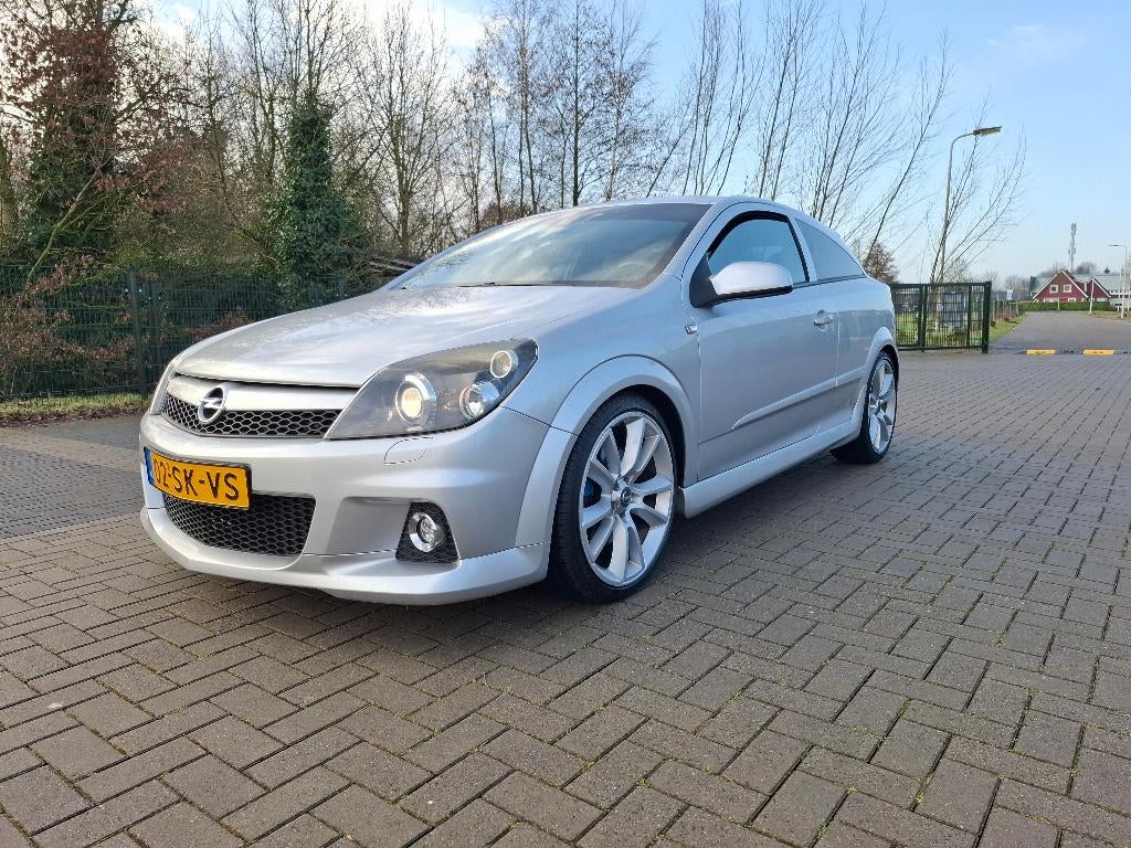 Opel Astra 2.0 GTC OPC Turbo 177KW 2006 Grijs, xenon 19 inch, Auto's, Voorwielaandrijving, Zwart, 4 cilinders, Leder en Stof